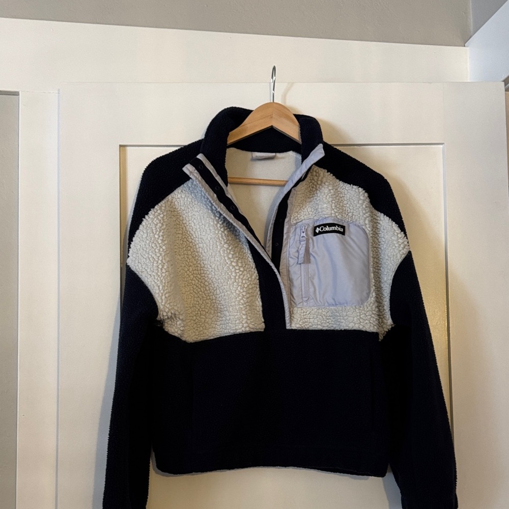 Columbia Navy and Cream Fleece Jacket